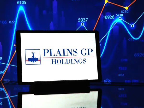 2024年2月21日 在这张照片中 Plains Gp控股公司的标志被显示在平板电脑上 — 图库照片