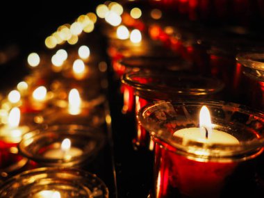 Aziz Stephen Katedrali 'nde cenaze mumları. St. Stephen Katedrali Viyana 'daki en önemli dini binadır..