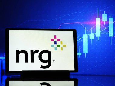 Almanya - 31 Mart 2024: Bu resimde, NRG Energy, Inc. logosu bir tablette sergileniyor