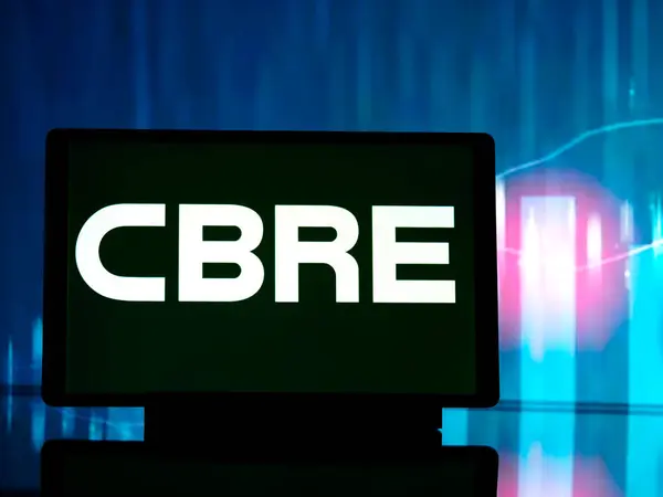 2024년 사진에서 Cbre Group Inc 로고가 태블릿에 표시됩니다 스톡 사진