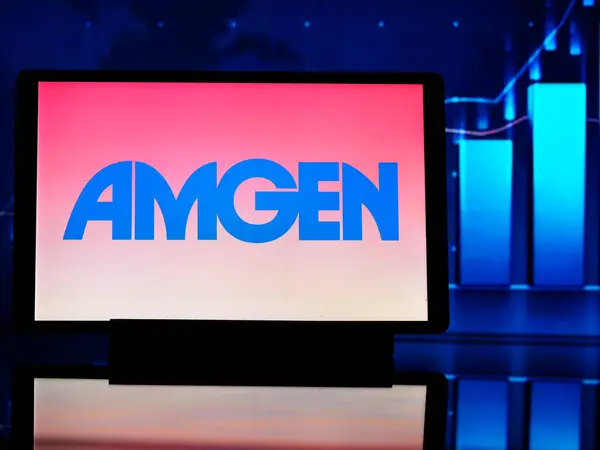 Германия Апреля 2024 Года Этой Фотоиллюстрации Логотип Amgen Inc Ранее Лицензионные Стоковые Фото