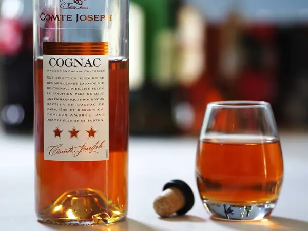 Tyskland April 2024 Detta Foto Illustration Flaska Comte Joseoh Cognac Royaltyfria Stockbilder