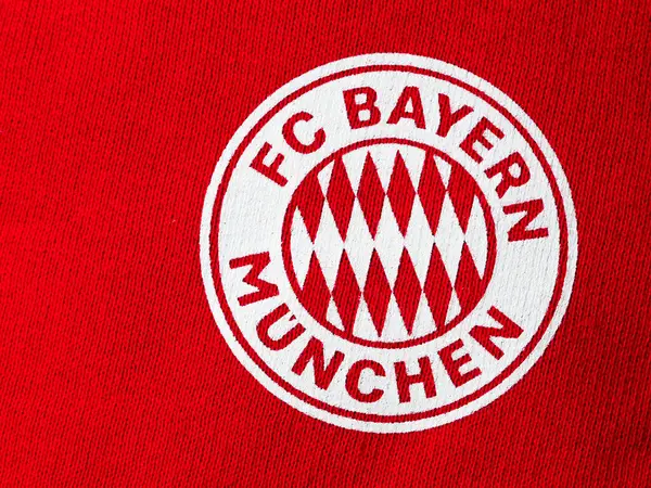 Germania Aprile 2024 Questa Illustrazione Fotografica Logo Del Bayern Monaco Foto Stock Royalty Free
