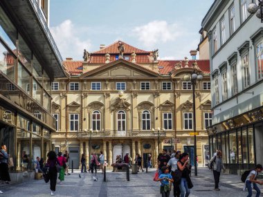 Prag, Çek Cumhuriyeti - 10 Mayıs 2024: Palazzo Silva-Tarucca, eski adıyla Palais Nosticki, Palazzo Piccolomini veya Palazzo Savarin