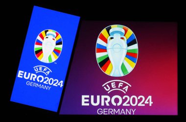 Ukrayna - 1 Haziran. 2024: Bu resimde, UEFA Avrupa Futbol Şampiyonası 2024 logosu bir akıllı telefonda sergilenmektedir.