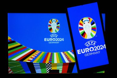 Ukrayna - 1 Haziran. 2024: Bu resimde, UEFA Avrupa Futbol Şampiyonası 2024 logosu bir akıllı telefonda sergilenmektedir.