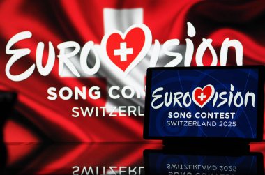Almanya - 23 Temmuz 2024: Bu resimde, 2025 Eurovision Şarkı Yarışması logosu bir tablette sergilenmektedir.