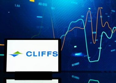Almanya - 27 Temmuz 2024: Bu resimde Cleveland-Cliffs Inc logosu bir tablette sergilenmektedir.