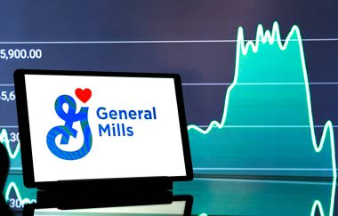 Bavyera, Almanya - 18 Kasım 2024: Bu resimde General Mills, Inc. logosu bir tablette sergilenmektedir.