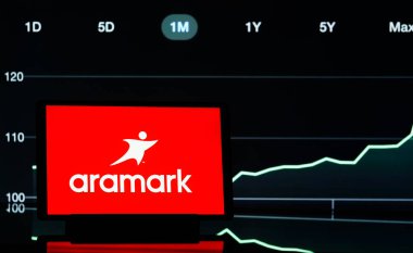 Bavyera, Almanya - 6 Ocak 2025: Bu resimde Aramark logosu bir tablette sergilenmektedir.