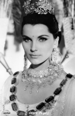 İçinde Amerikan filmi, televizyon ve radyo oyuncusu Debra Paget 'in olduğu antika bir kartpostal 1950' lerde Almanya 'da yayınlandı.