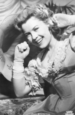 Alman tiyatro, sinema ve televizyon oyuncusu Eva Anna Kotthaus 'un 1950' lerde Almanya 'da yayınlanan antika bir kartpostal.