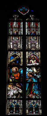 Perlesreut, Bavyera 'daki Aziz Andreas Kilisesi' nde lekeli cam pencere.