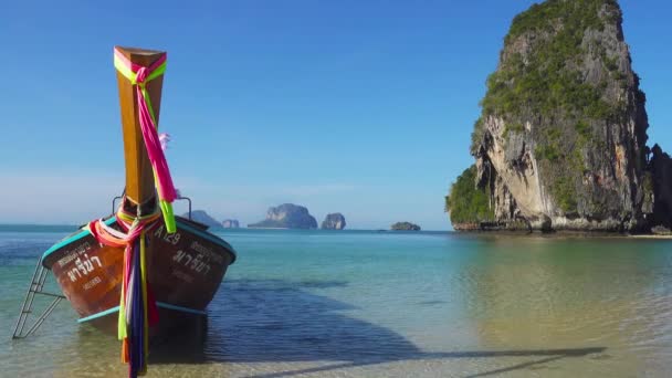 Barco Cola Larga Playa Tropical Pranang Playa Roca Krabi Tailandia — Vídeo de stock