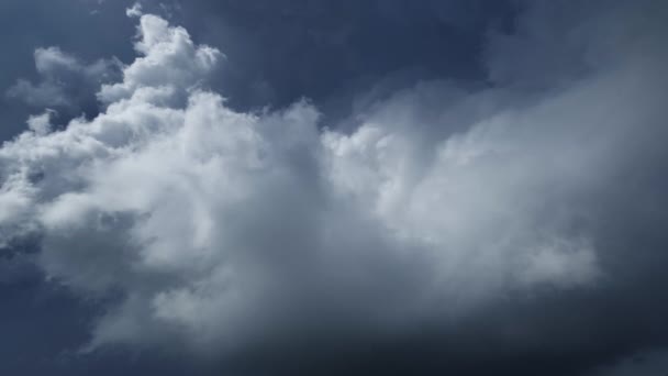 Dramáticas Nubes Tormenta Oscura Mueven Rápido — Vídeos de Stock