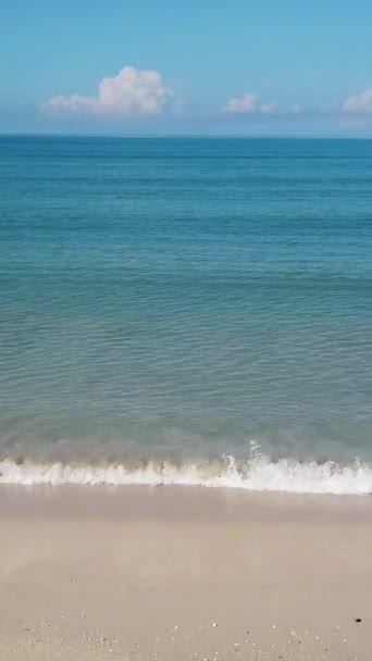 Aerial Video Beauty Deserted Beach Calm Sea Thailand Vertical Video — Wideo stockowe