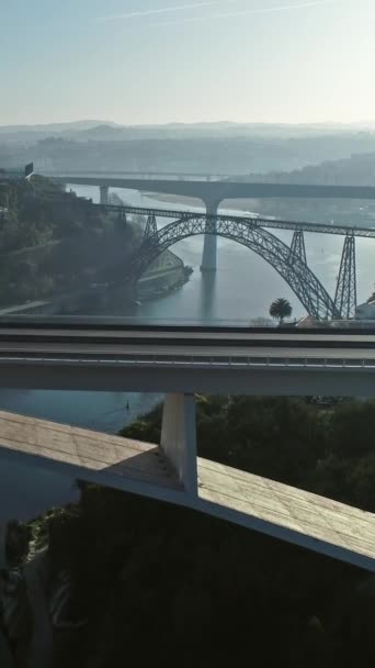 Flying Bridges Douro River Porto Morning Portugal Vertical Video — Vídeo de Stock