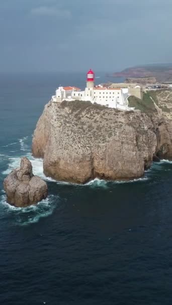 Aerial View Lighthouse Cabo Sao Vicente Sagres Portugal Vertical Video — Vídeo de Stock