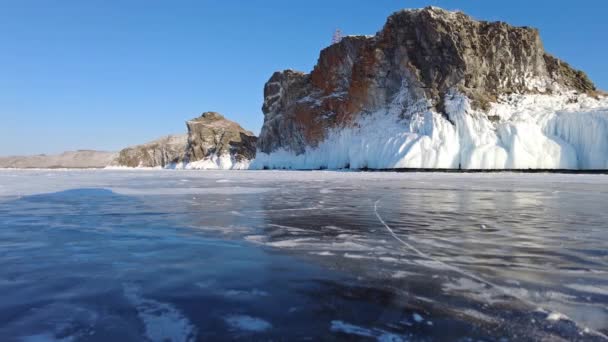 Frozen Lake Baikal Olkhon Island Rock Cape Siberia Russia — Vídeo de stock