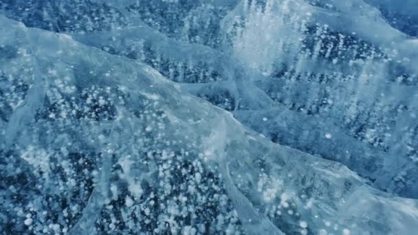 Belo Gelo Azul Transparente Bolhas Metano Congeladas Textura Fundo Lago — Vídeo de Stock