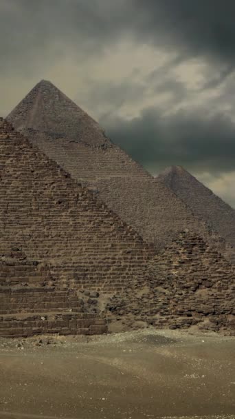 Timelapse Sunset Clouds Great Pyramids Giza Cairo Egypt Vertical Video — Stockvideo