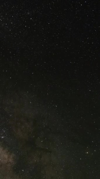 Прекрасне Нічне Небо Молочним Способом Зірками Таймлапс Вертикальне Відео — стокове відео