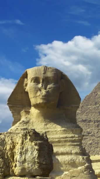 Clouds Great Pyramid Sphinx Egypt Timelapse Vertical Video — стокове відео