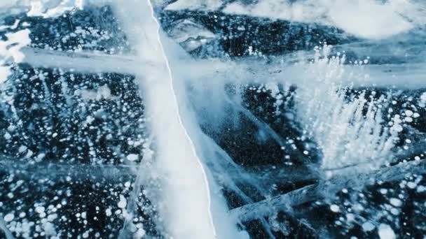 Vacker Transparent Blå Och Frysta Metan Bubblor Bajkalsjön Bakgrundskonsistens — Stockvideo