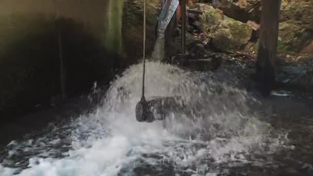 Waterrad Draait Oude Molen Waterkracht — Stockvideo