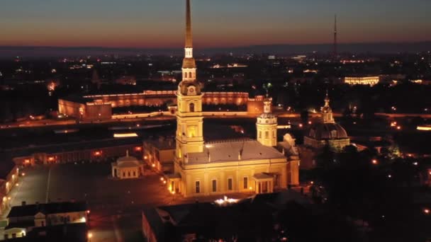 俄罗斯圣彼得堡 天空环视彼得和保罗要塞 日落后的城市景观 — 图库视频影像