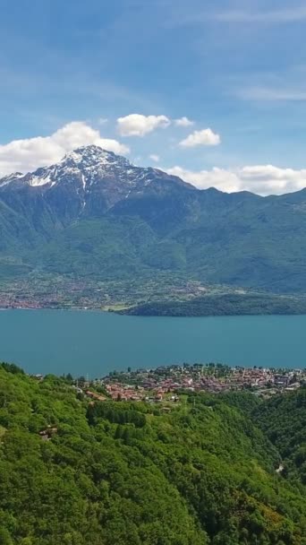Повітряний Ландшафт Озері Комо Між Горами Італії Вертикальне Відео — стокове відео