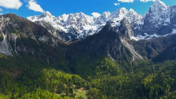 Vista Aérea Las Montañas Parque Nacional Triglav Eslovenia Primavera — Vídeo de stock