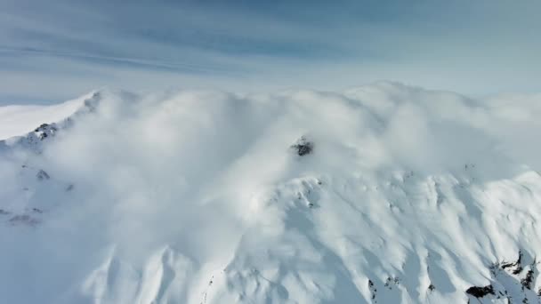 Flygfoto Över Snö Bergskedja Landskap Med Moln Alperna Österrike — Stockvideo