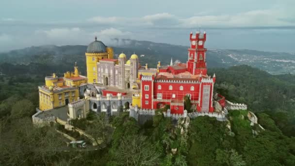 Вид Воздуха Дворец Пена Паласио Пена Синтре Португалия — стоковое видео