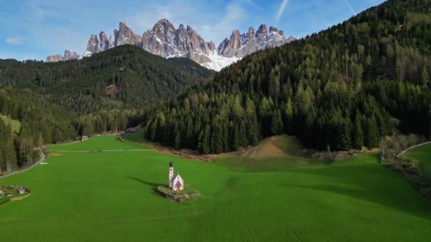 Santa Magdalena Köyünde Bahar Manzarası Talyan Dolomites Alpleri Güney Tyrol — Stok video
