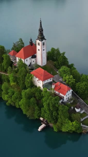 슬로베니아 마리아의 가정의 교회와 블레드 호수의 주위에 비디오 — 비디오