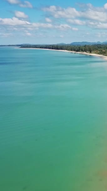 Aerial Video Beauty Deserted Beach Calm Sea Thailand Vertical Video — Stock Video