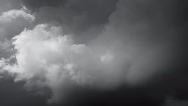 Nuvens Tempestade Escura Dramáticas Estão Movendo Rápido Timelapse — Vídeo de Stock