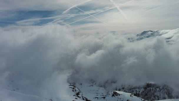 Flygfoto Över Snö Bergskedja Landskap Med Rörliga Moln Alperna Österrike — Stockvideo