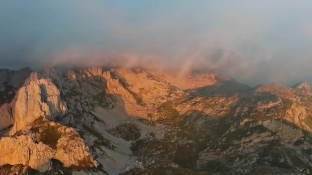 Widok Lotu Ptaka Spektakularny Zachód Słońca Górskiej Dolinie Piękny Widok — Wideo stockowe