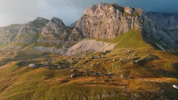 Uitzicht Vanuit Lucht Spectaculaire Zonsondergang Het Bergdal Prachtig Uitzicht Durmitor — Stockvideo