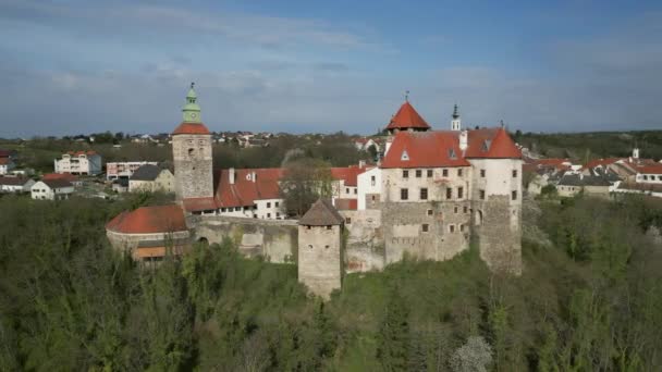 奥地利布尔根兰州Burg Schlaining城堡四周的空中景观 — 图库视频影像