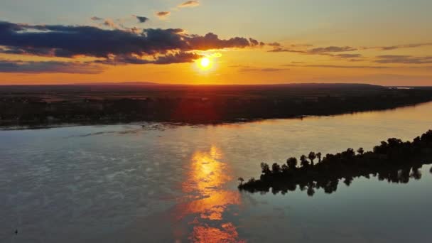 Luchtfoto Landschap Met Prachtige Zonsondergang Aan Donau — Stockvideo