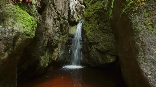 Vodopád Skalách Národním Parku Adršpašsko Teplické Skály Česká Republika — Stock video