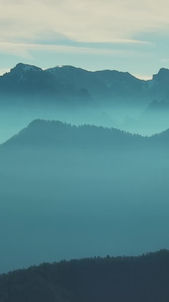 Flygfoto Över Rökiga Berg Dimma Morgonen Fantastisk Natur Dolomiterna Italien — Stockvideo