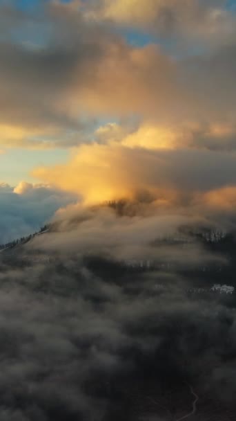 Flygfoto Över Steniga Berg Vid Fantastiska Färgglada Solnedgång Dolomiterna Italien — Stockvideo