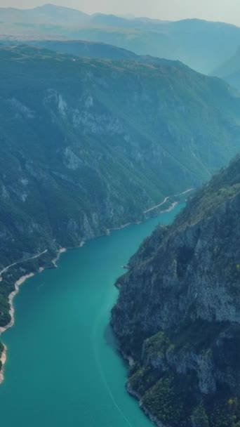 Luftaufnahme Der Schönen Piva Schlucht Mit Stausee Piva See Pivsko — Stockvideo