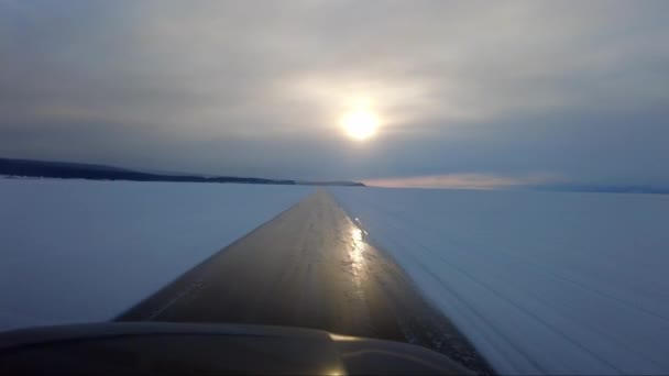 Driving Automobile Road Ice Winter Lake Baikal Sunset Russia — Vídeo de Stock
