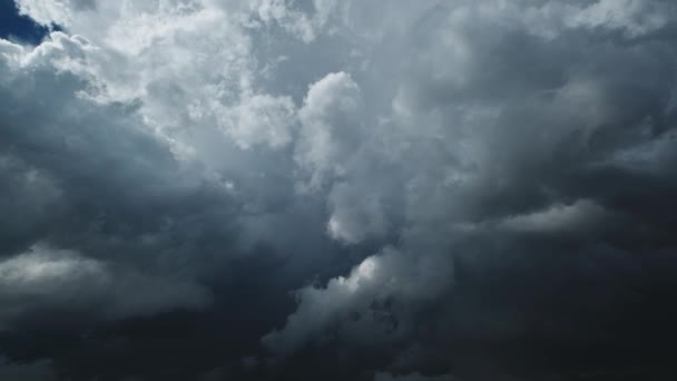 Nuvens Tempestade Escura Dramáticas Estão Movendo Rápido — Vídeo de Stock