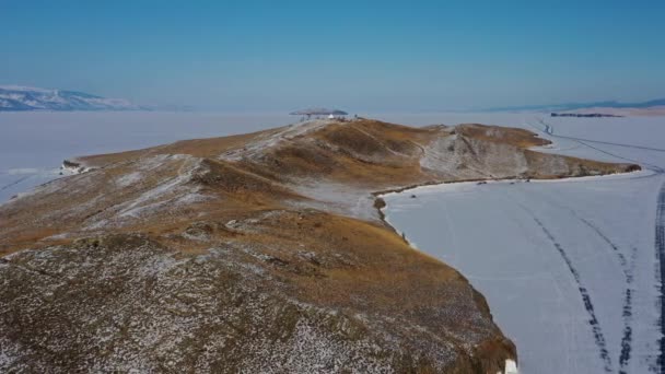 Воздушный Обзор Великой Ступы Пробуждения Острове Огой Зимой Озеро Байкал — стоковое видео
